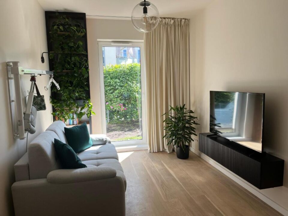 Apartament Futura z ogródkiem – parking – niania